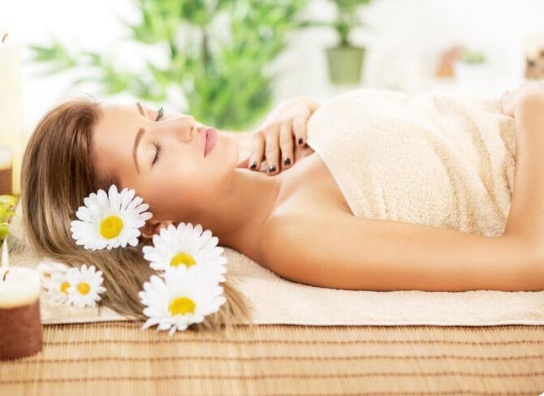 Hiszek abban, hogy minden nő megérdemli a törődést — én pedig szeretem megadni ezt a teret.