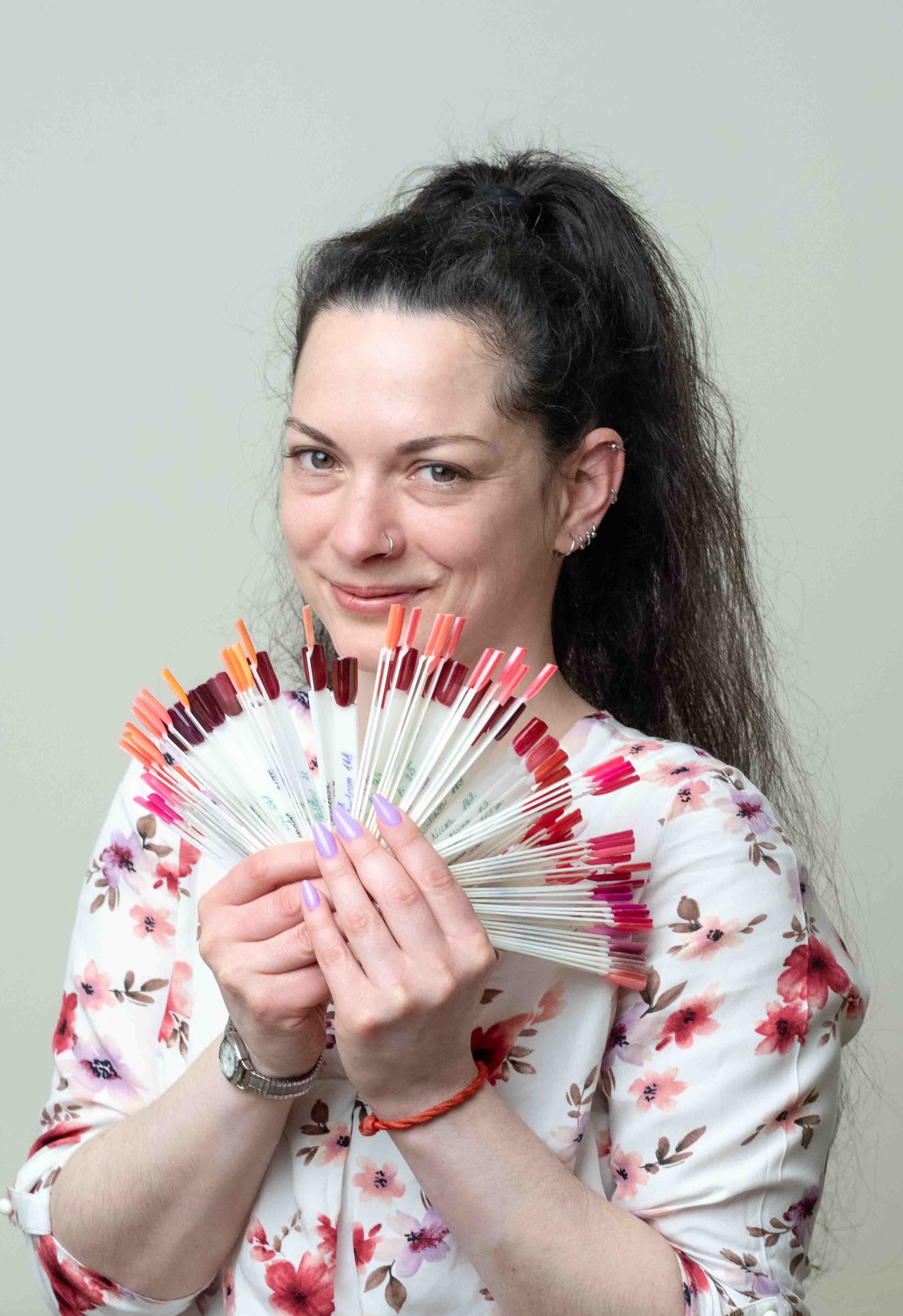 Kollár Kata vagyok, kézápoló és műkörömépítő